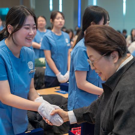 간호학과 나이팅게일 선서식 참석 이미지